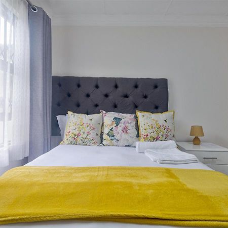 Signature Lodge Kempton Park Bagian luar foto