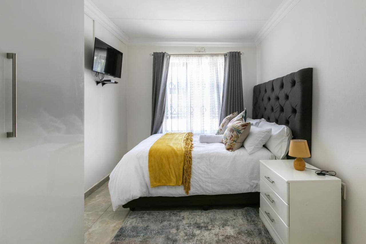Signature Lodge Kempton Park Bagian luar foto