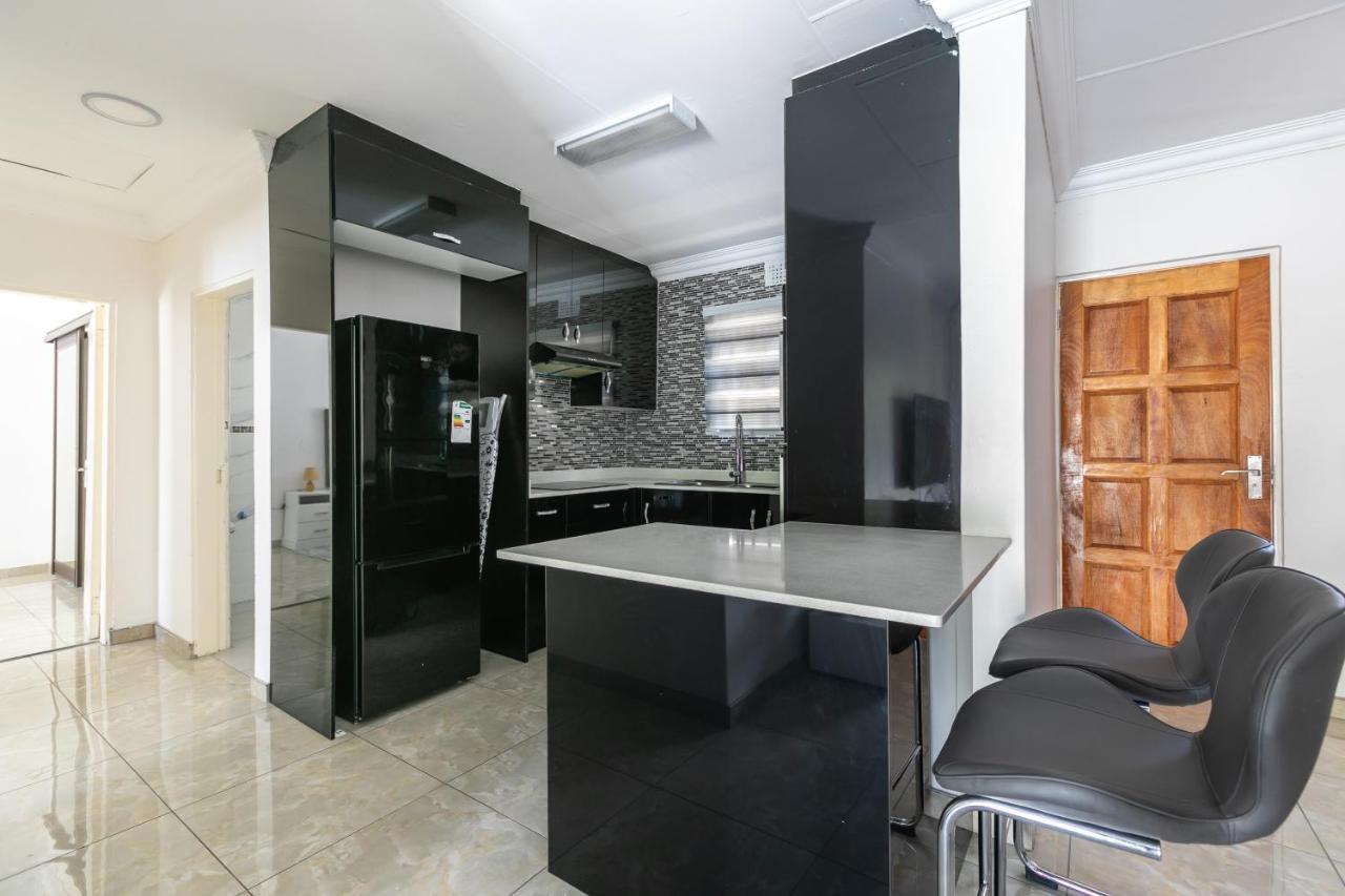 Signature Lodge Kempton Park Bagian luar foto