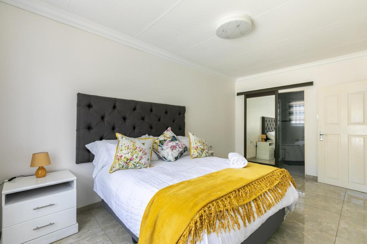 Signature Lodge Kempton Park Bagian luar foto