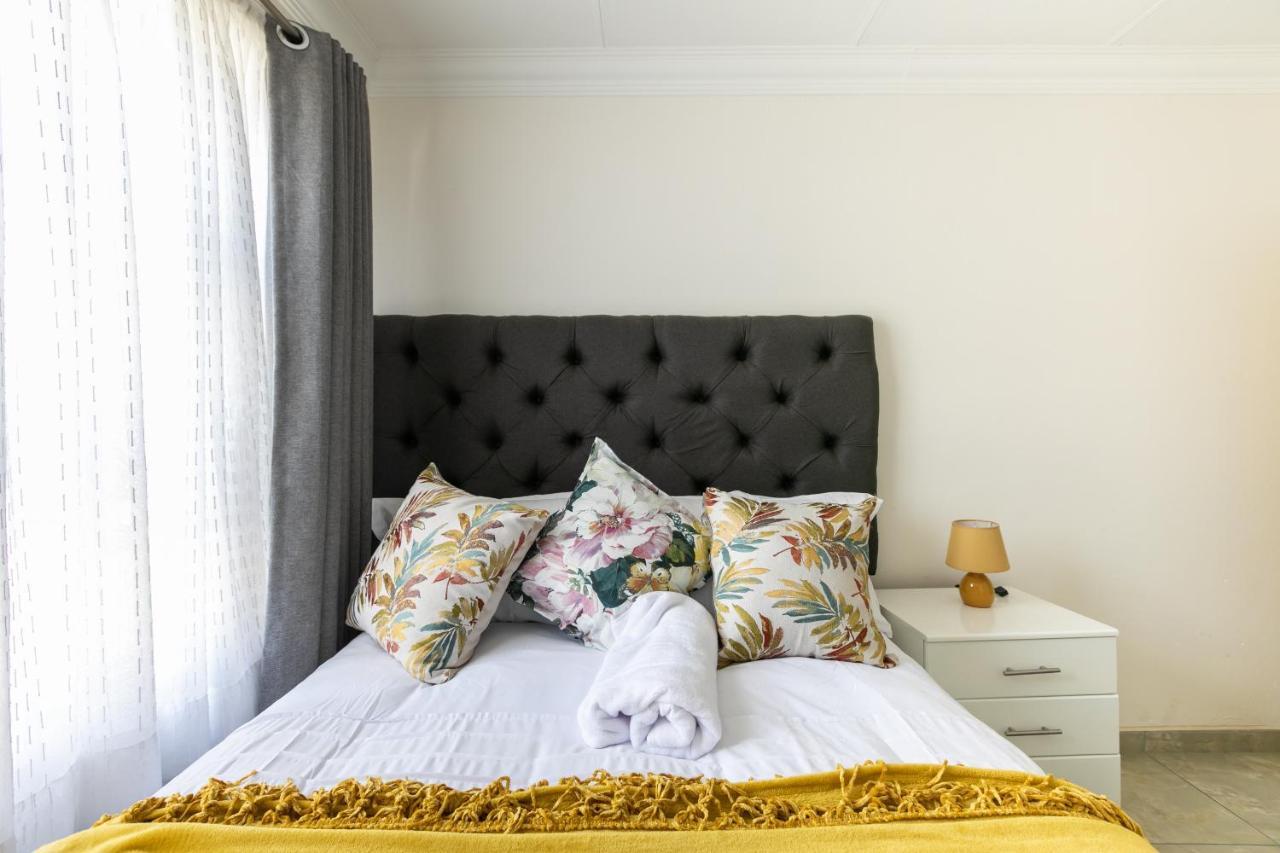Signature Lodge Kempton Park Bagian luar foto