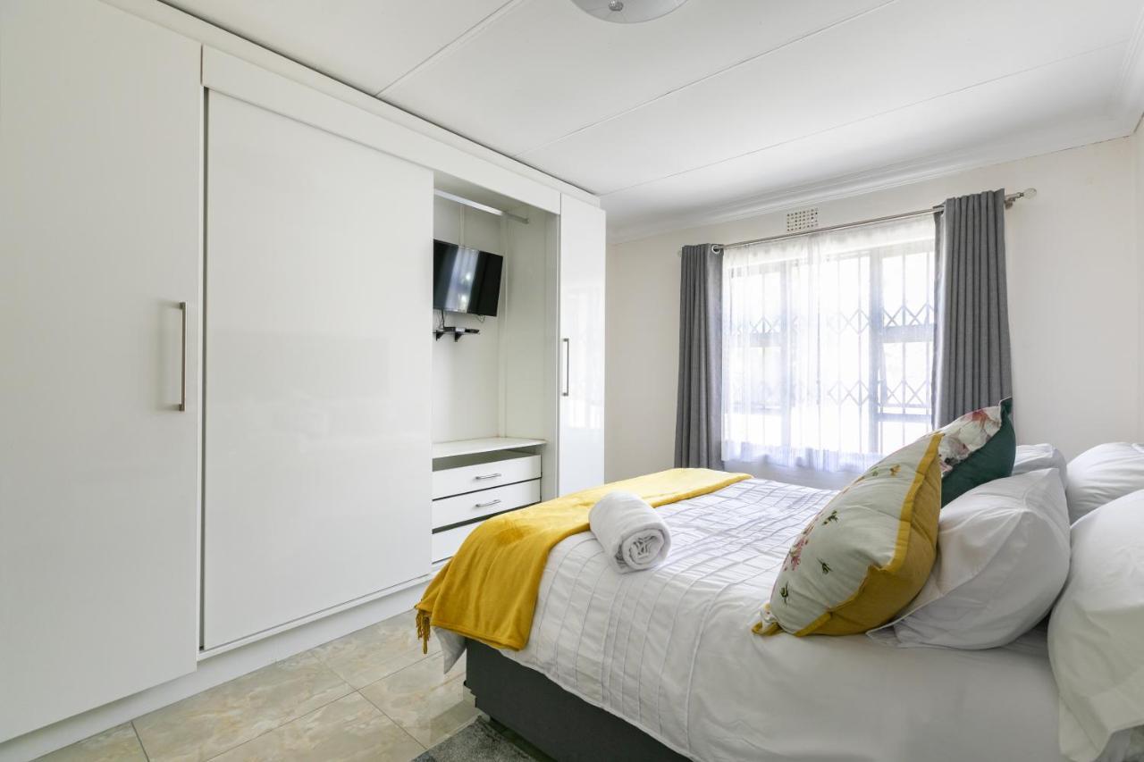Signature Lodge Kempton Park Bagian luar foto