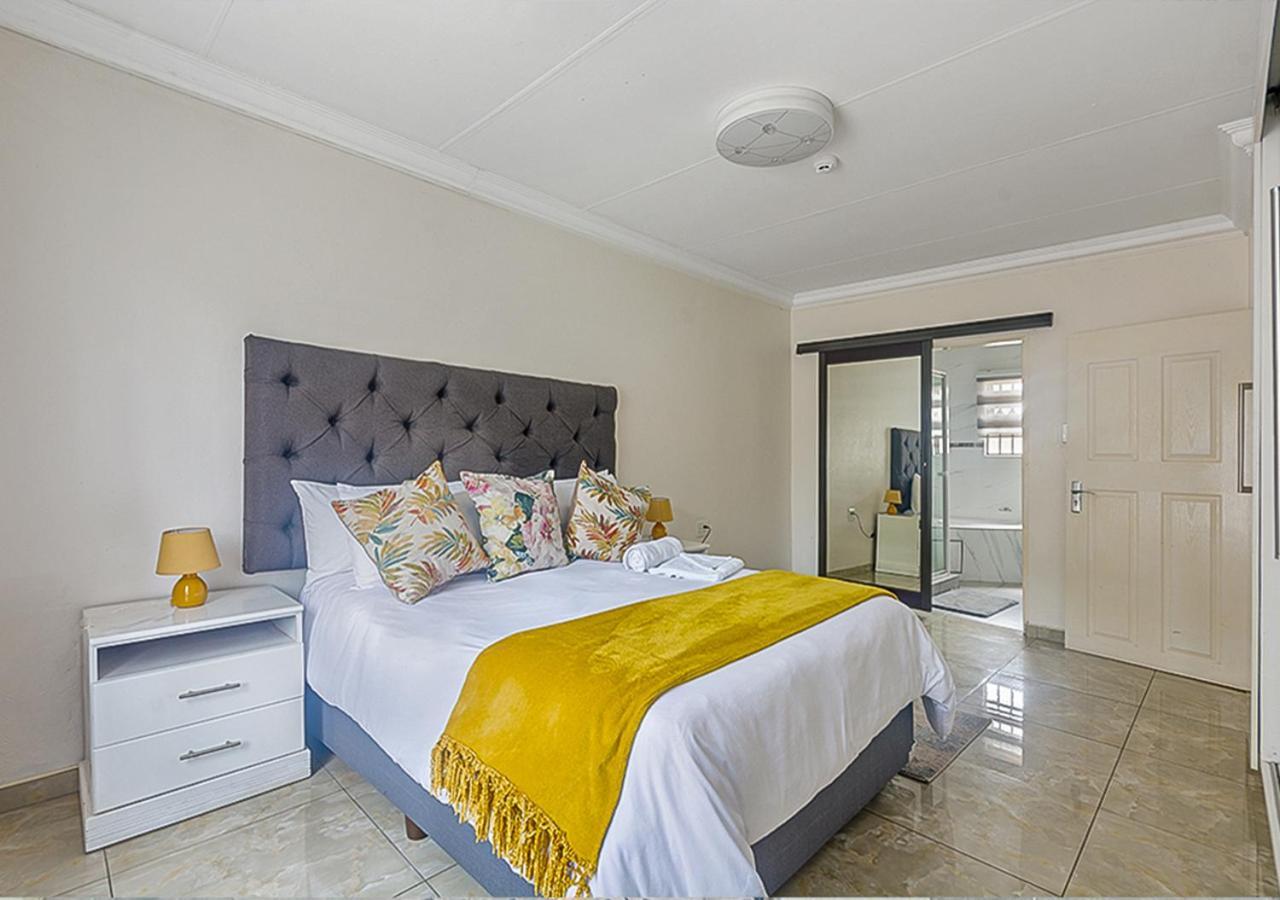 Signature Lodge Kempton Park Bagian luar foto